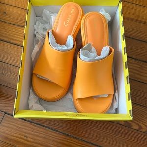 📮SOLD! Circus NY Patrice Mule Sandal size 7